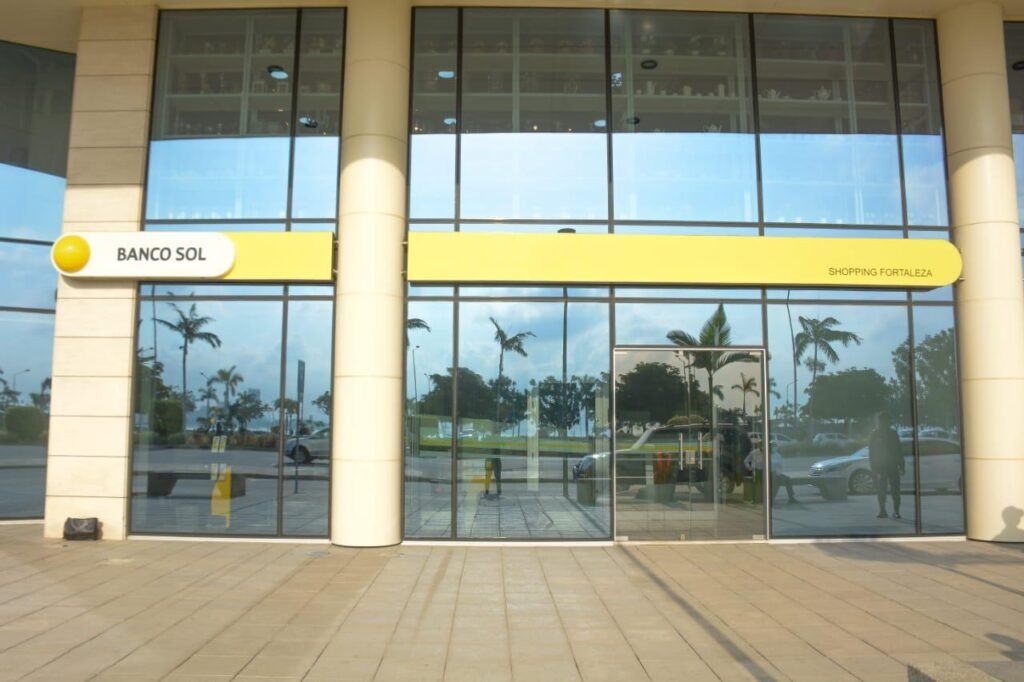 Nova agência do Banco Sol com olhos virados na melhoria de atendimento e dinamização da acção comercial