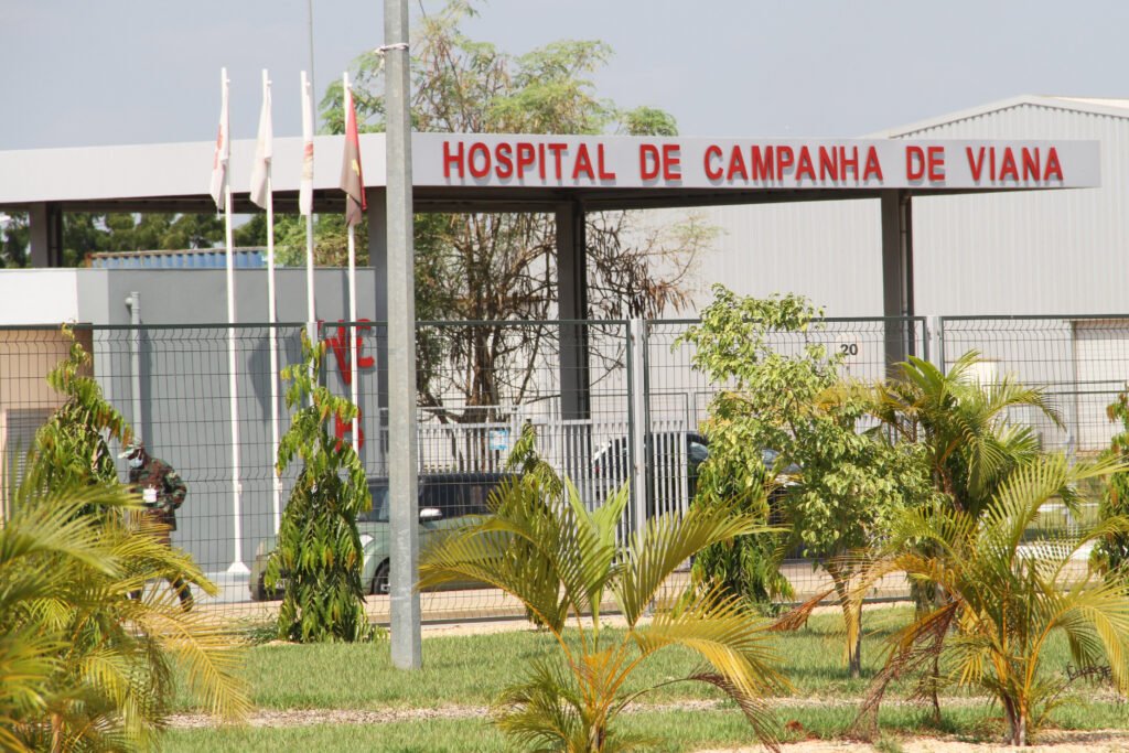 Familiares de morto agridem médico no hospital de campanha de viana