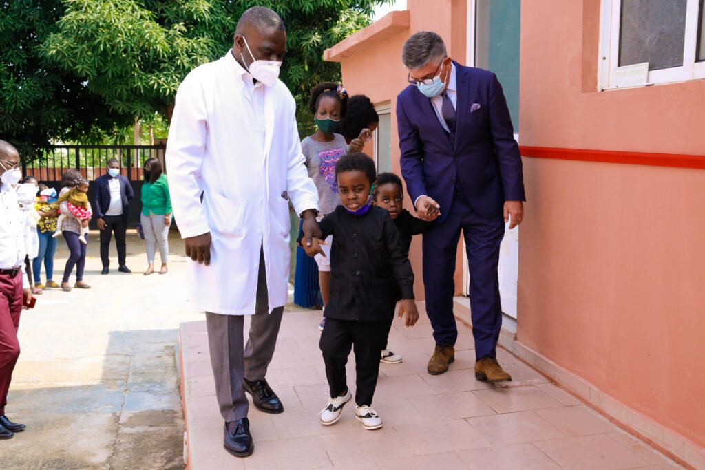 TV Cabo apoia programa de reabilitação do centro de tratamento da hidrocefalia