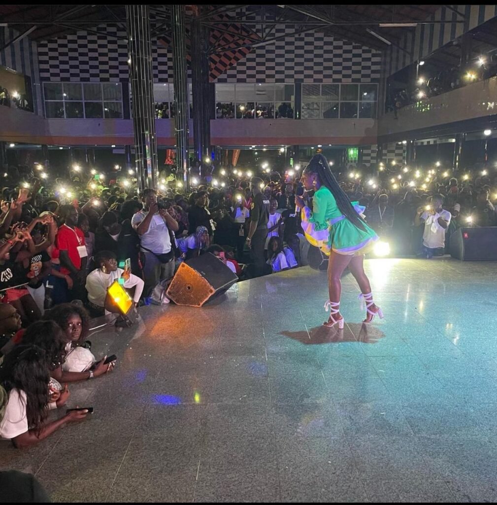 Soraia Ramos encanta público na Guiné-Bissau