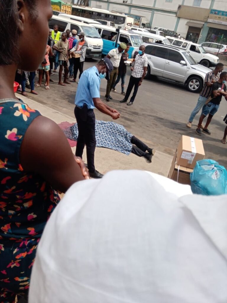 Polícial é morto na via pública por meliantes na Avenida Deolinda Rodrigues, em Luanda