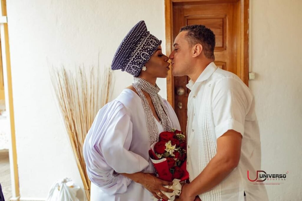 Empresária Alexa Tomás e Edson Pimental oficialmente noivos