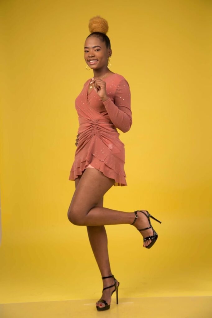 Nellah Tavar prepara lançamento do novo single “Colanami”