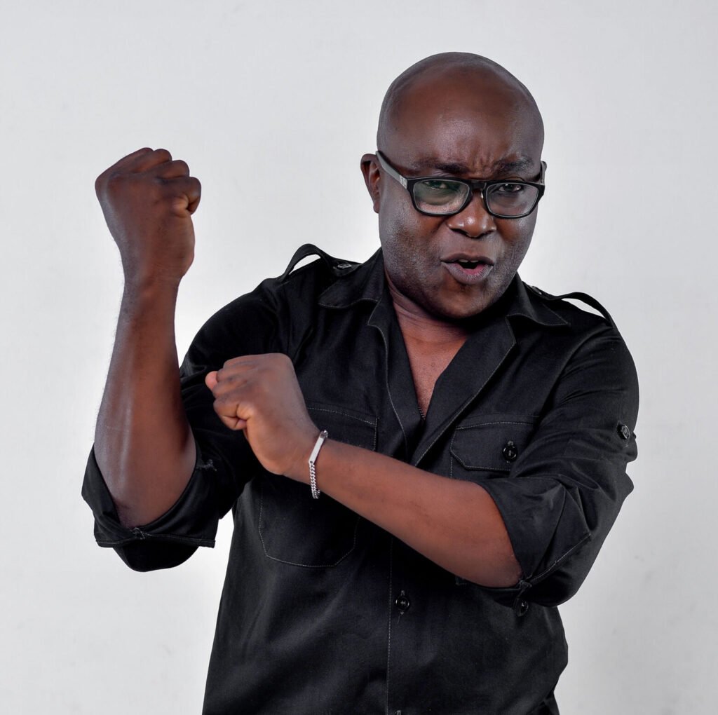 Programa Ecos & Factos de volta às telas da TPA no comando de Mário Santos