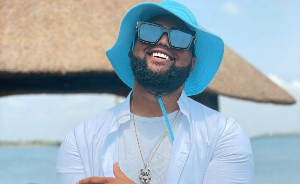 Deksz James coloca sorriso no rosto das crianças angolanas desfavorecidas com o “Fofo Foundation”