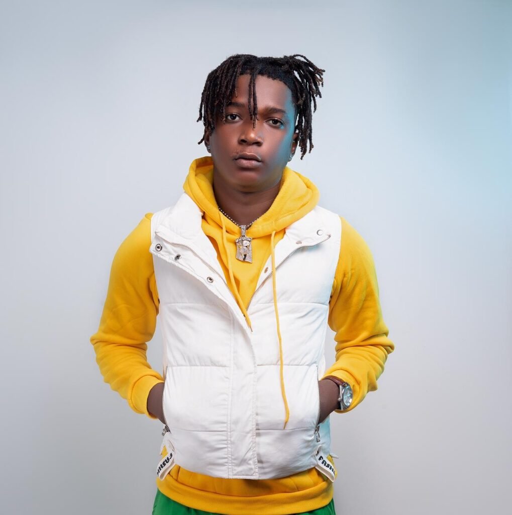 John Melaço prepara “Pica- pau” em colaboração com Júlio Kelinho