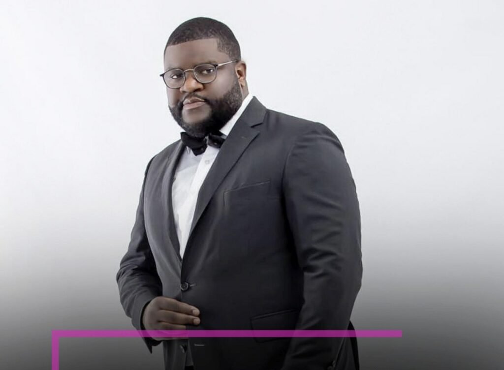 Mago de Sousa recebe diploma de mérito pelo contributo dado à cultura nacional