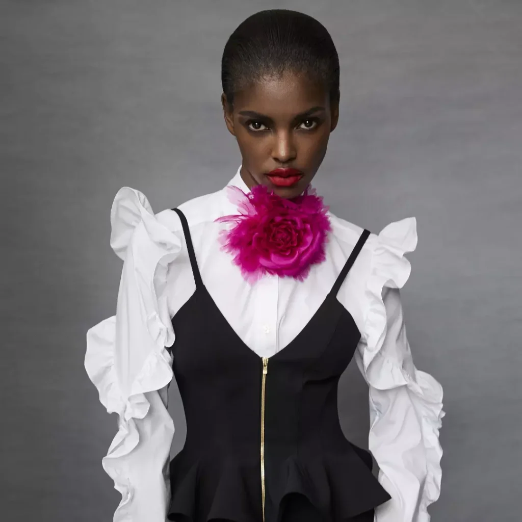 Amilna Estevão é a estrela da coleção Resort 2023 de Prabal Gurung