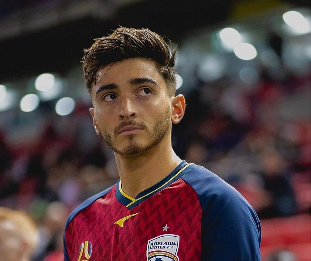 Jogador que assumiu homossexualidade teme ir ao Mundial do Qatar