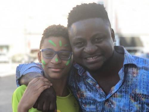 Filho de Matias Damásio surpreende o pai ao interpretar música Loucos “A cura do autismo é o amor”