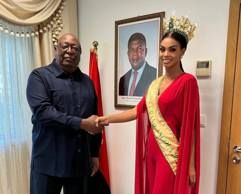 Teresa Sara Miss Grand Angola 2022 recebida pelo Ministro da Cultura e Turismo Filipe Zau