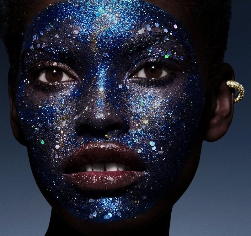 Amilna Estevão mostra lado irreverente da beleza na capa de Harper’s Bazaar México