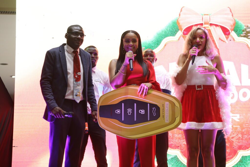 Jetour realiza especial Natal com oferta de uma viatura e vários prémios para clientes