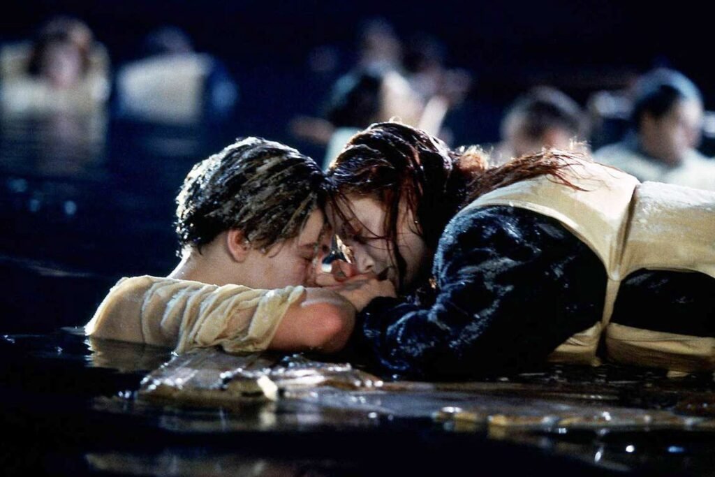 Diretor de Titanic admite que Jack poderia ter subido na porta com Rose e ter sobrevivido no filme