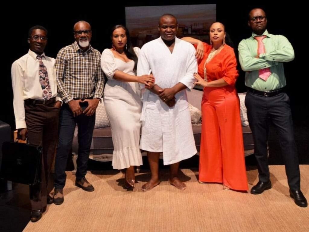 Casa das Artes cancela espetáculos “Um jantar de idiotas” por agressão ao actor principal