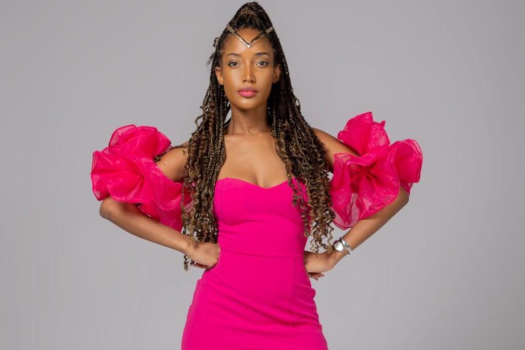 “A falta de tempo tem sido o motivo da minha ausência nos palcos dos grandes shows realizados em Angola”, afirma Yara Mosquito