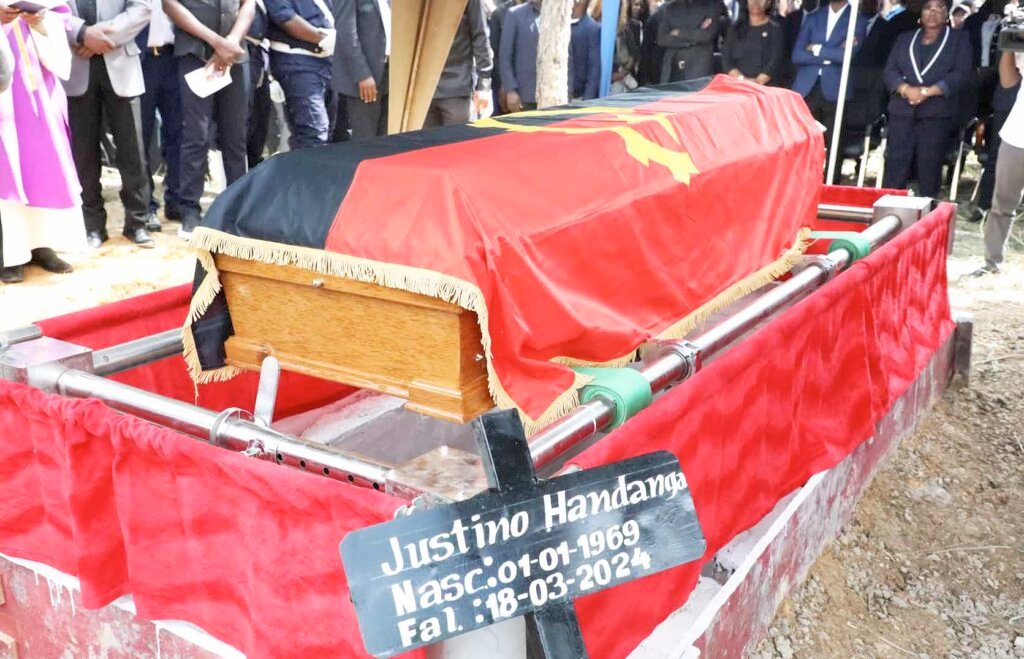 Restos mortais de Justino Handanga repousam no campo santo do Bailundo