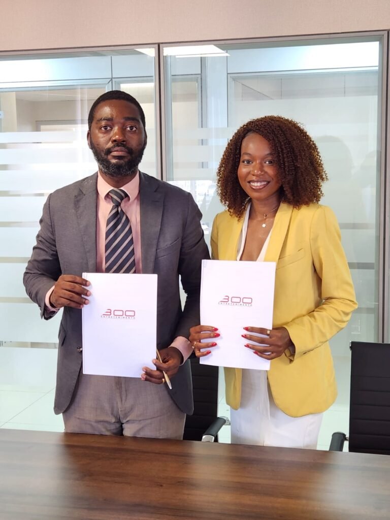 Yara Nunes, Jovem Promessa da Música, Assina Contrato com 300 Entretenimento