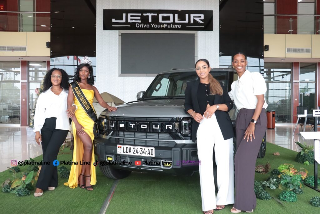 Maria Cunha, Miss Angola Universo 2024, recebe carro do patrocinador Jetour