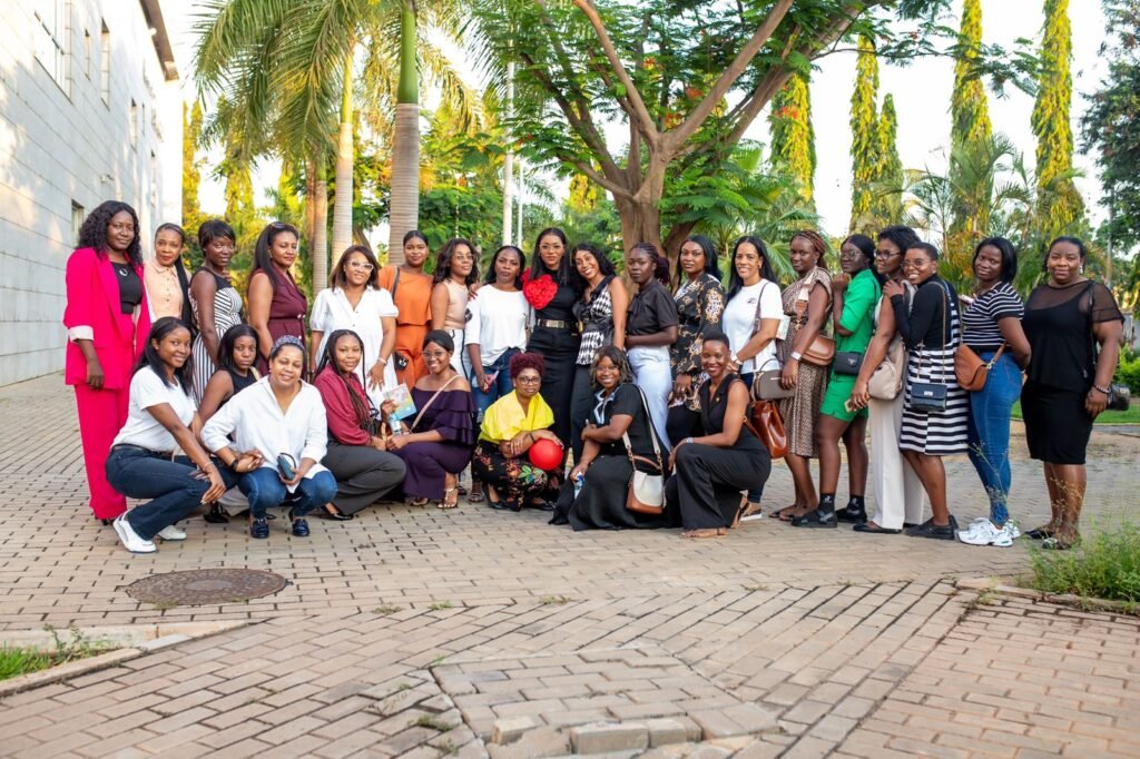 Dra. Pinto lota Mediateca de Luanda na 2ª edição do Encontro de Mulheres