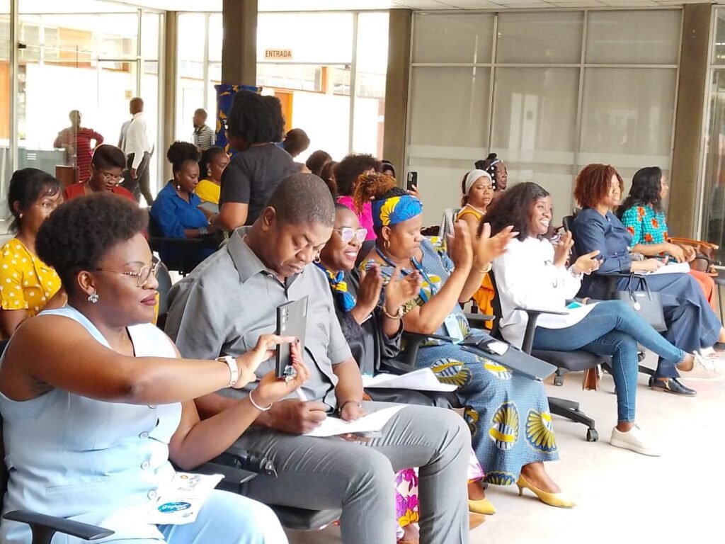 Núcleo Feminino da Rádio Nacional de Angola promove mesa-redonda sobre “O Poder da Mulher e Suas Emoções”