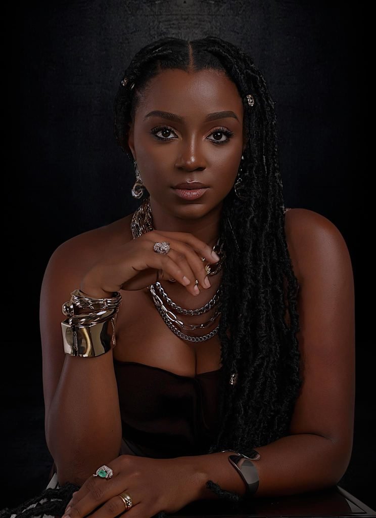 Edusa Chindecasse desvenda os bastidores da televisão na sua nova série de vídeos nas redes sociais