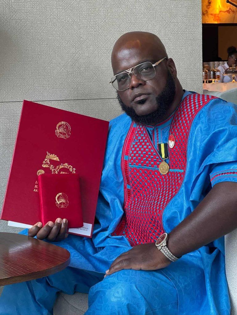 Hochi-Fu dedica condecoração a Cabo Snoop e IVM pelo contributo à projeção de Angola no exterior