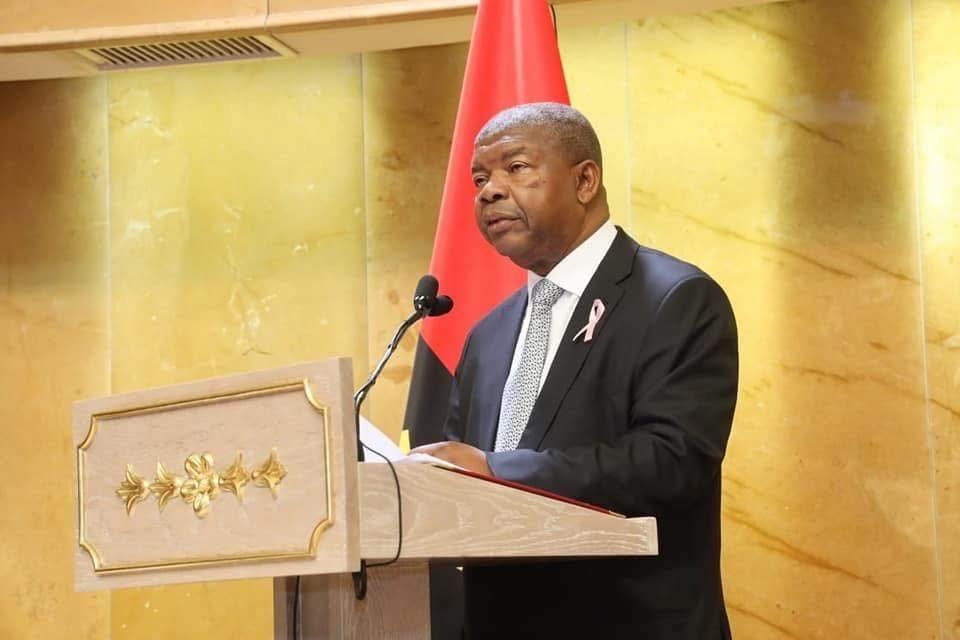 Presidente Lourenço propõe revisão da lei sobre funcionamento de igrejas para combater seitas que exploram cidadãos