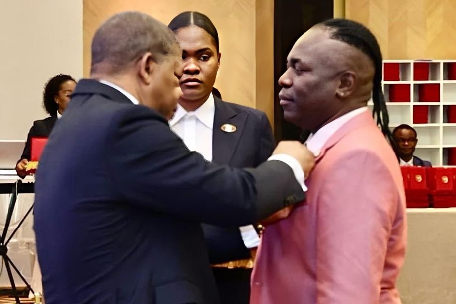 Cantores, artistas e atletas: sucesso não é critério para a mais alta distinção civil