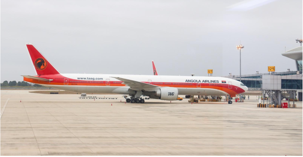 TAAG inaugura primeiro voo intercontinental de passageiros no novo AIAAN