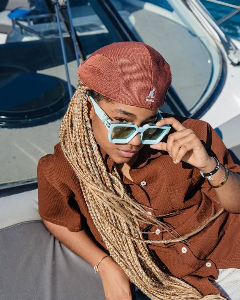 Malune aparece com anel misterioso e deixa mensagem enigmática: “Quem sabe, sabe”