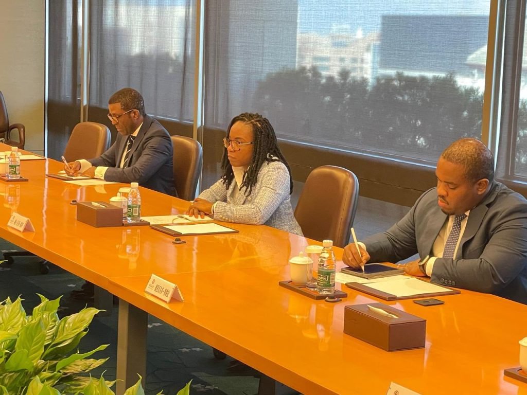 Ministra das Finanças reforça cooperação económica entre Angola e a China