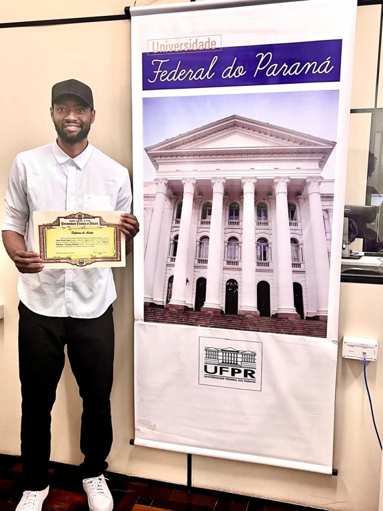 Estudante angolano defende mestrado no Brasil com proposta de compostagem doméstica para o Cazenga e apela à criação de projetos-piloto ambientais