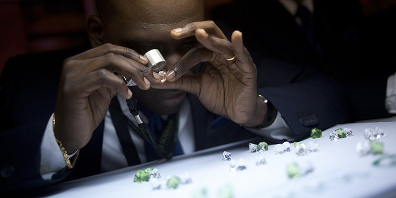 Angola regista crescimento histórico de 70% no volume de vendas de diamantes em 2025