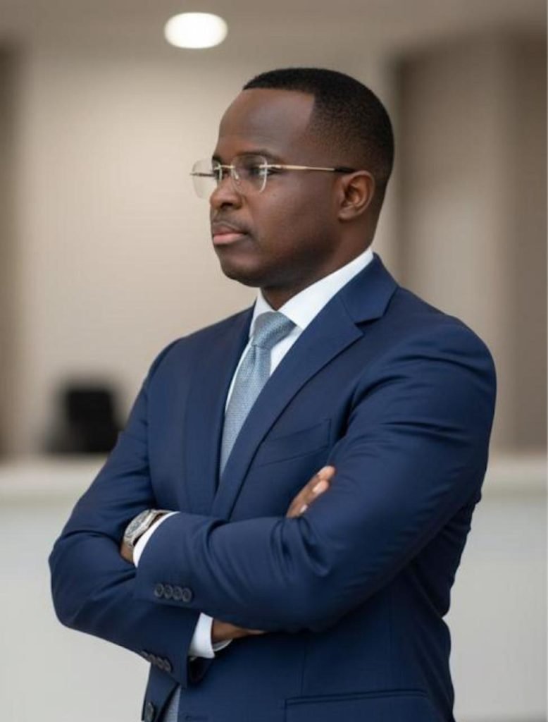 Januário de Almeida Guimarães lança novo livro Desistir Não É a Solução